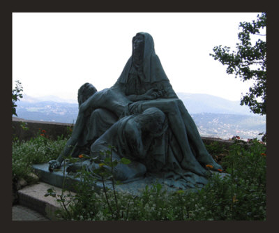 statue of the Pieta